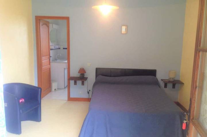 Chambre d’hôte pour 2 personnes, avec jardin et piscine à Sarlat-la-Canéda