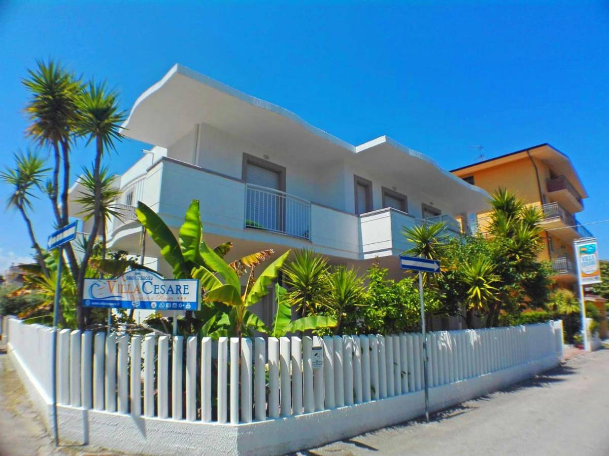 Hotel Villa Cesare B&B in Alba Adriatica, Province de Teramo
