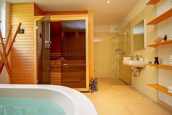 Villa for 10 personer med balkon/terrasse in Naklice, Split-Dalmatien