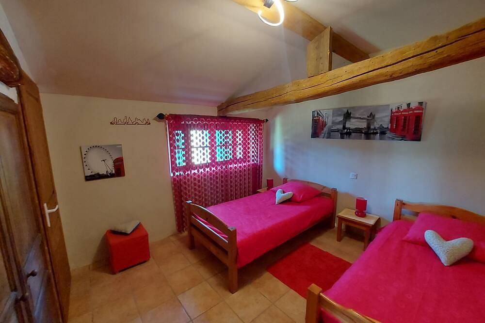 Ferme familiale avec piscine privée et vue panoramique sur le Gers. in Miramont-d'Astarac, Gers