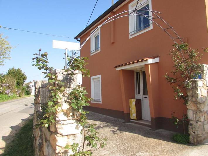 Gîte pour 4 personnes, avec terrasse dans Petrovija