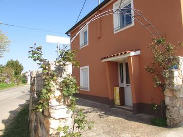 Gîte pour 4 personnes, avec terrasse dans Petrovija