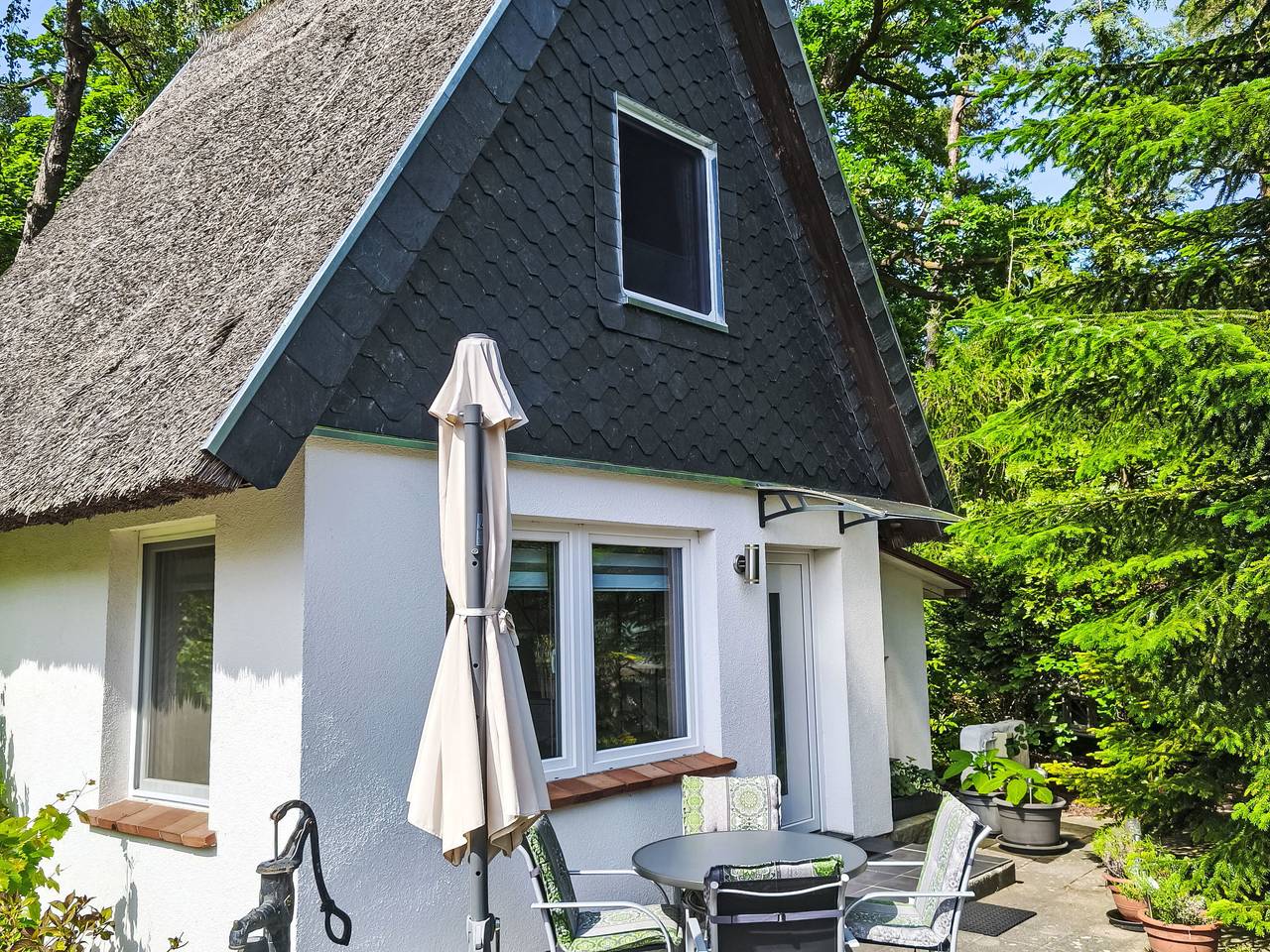 Reetgedecktes Haus in Karlshagen, Usedomer Norden