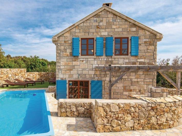 Ferienhaus für 5 Personen, mit Garten und Pool sowie Terrasse, mit Haustier