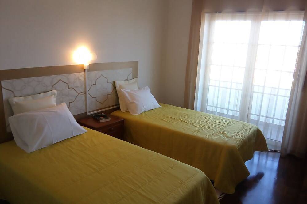 Chambres à louer dans un petit village in Atouguia da Baleia, Leiria District