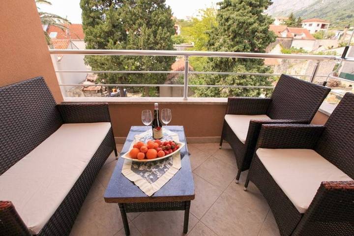 Gästehaus für 8 Personen, mit Ausblick - 1