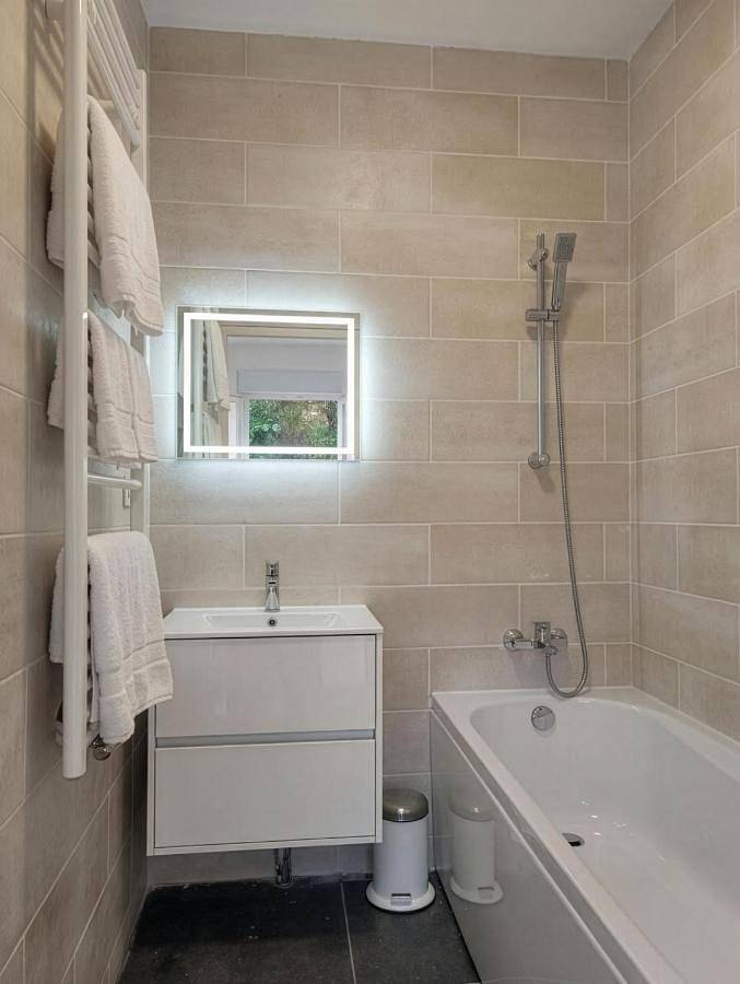 Gîte pour 2 personnes, avec Terrasse ainsi que Jardin et Vue à Nogent-sur-Marne - 3