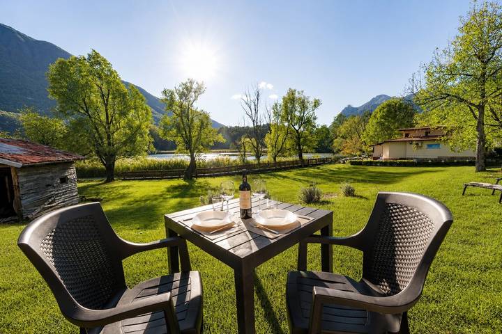 Ferienwohnung für 4 Personen, mit Garten und Sauna sowie Seeblick am Luganersee