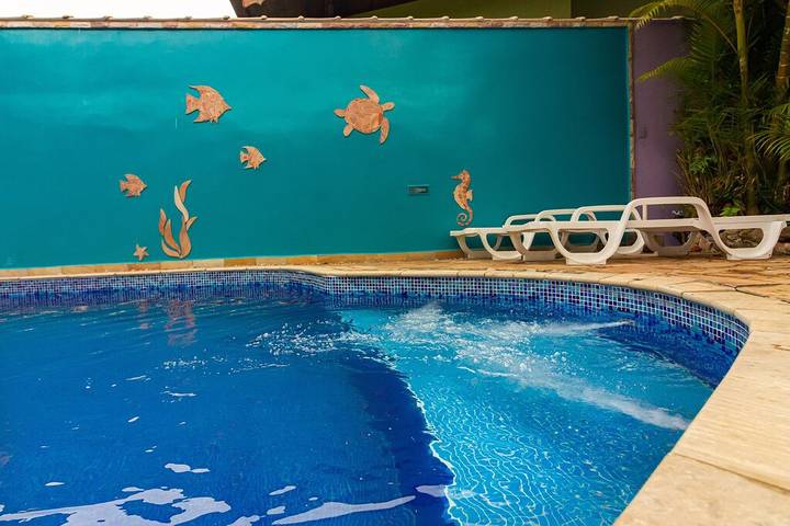 Vacation house for 25 people, with yard and balcony in Brazil