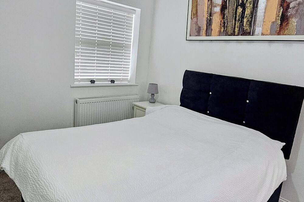 Central Watford Flat | 5 Mins to Station | Fast Wifi in Watford, Hertfordshire