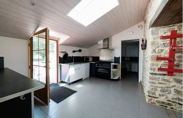 Gîte pour 10 personnes, avec terrasse et jardin à Sion-les-Mines