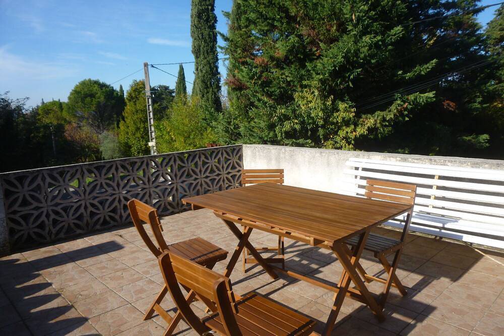 Apartamento entero, Estudio amueblado con vistas al luberon in Lagnes, Parque natural regional del Luberon
