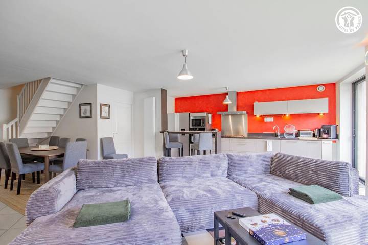 Gîte pour 8 personnes, avec Terrasse et Jardin