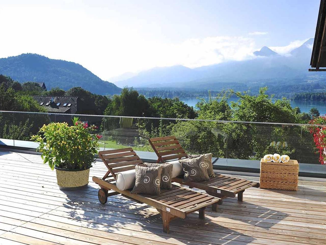 Biohof Naturzeit Faaker See - C Doppelzimmer, Terrasse und Seeblick in Karawanken und Bachergebirge, Villach