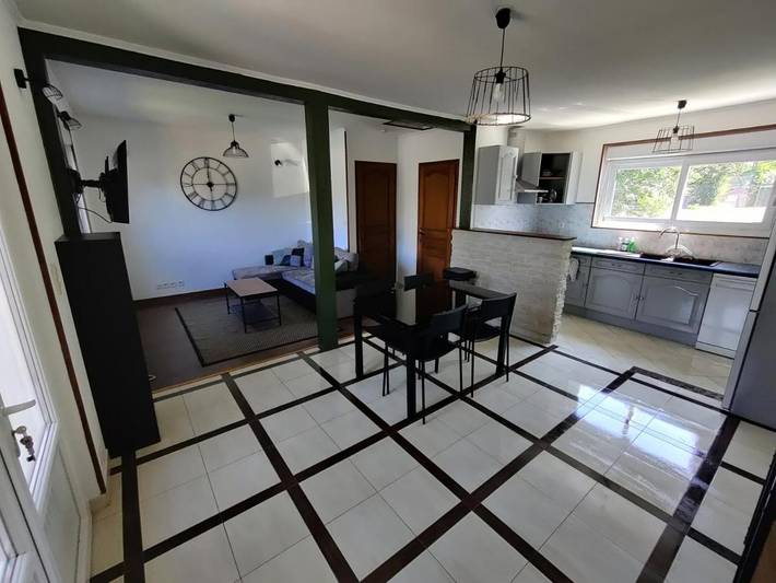 Gîte pour 2 personnes, avec jardin à Varennes-Vauzelles