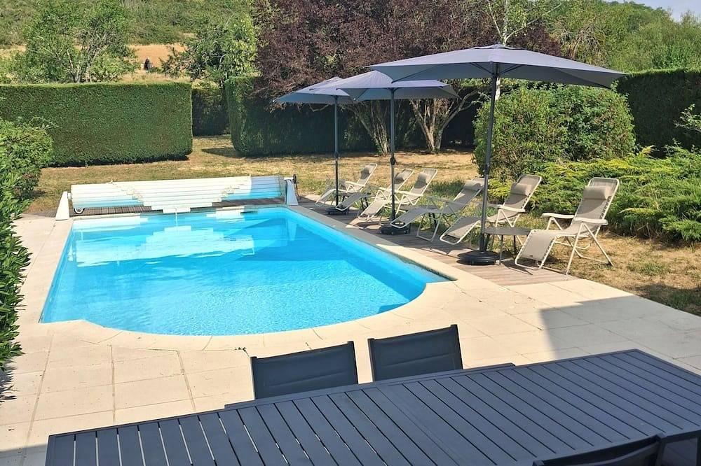 Maison avec piscine 4 chambres dont 2 lit doubles in Chassey-le-Camp, Région de Chalon-sur-Saône