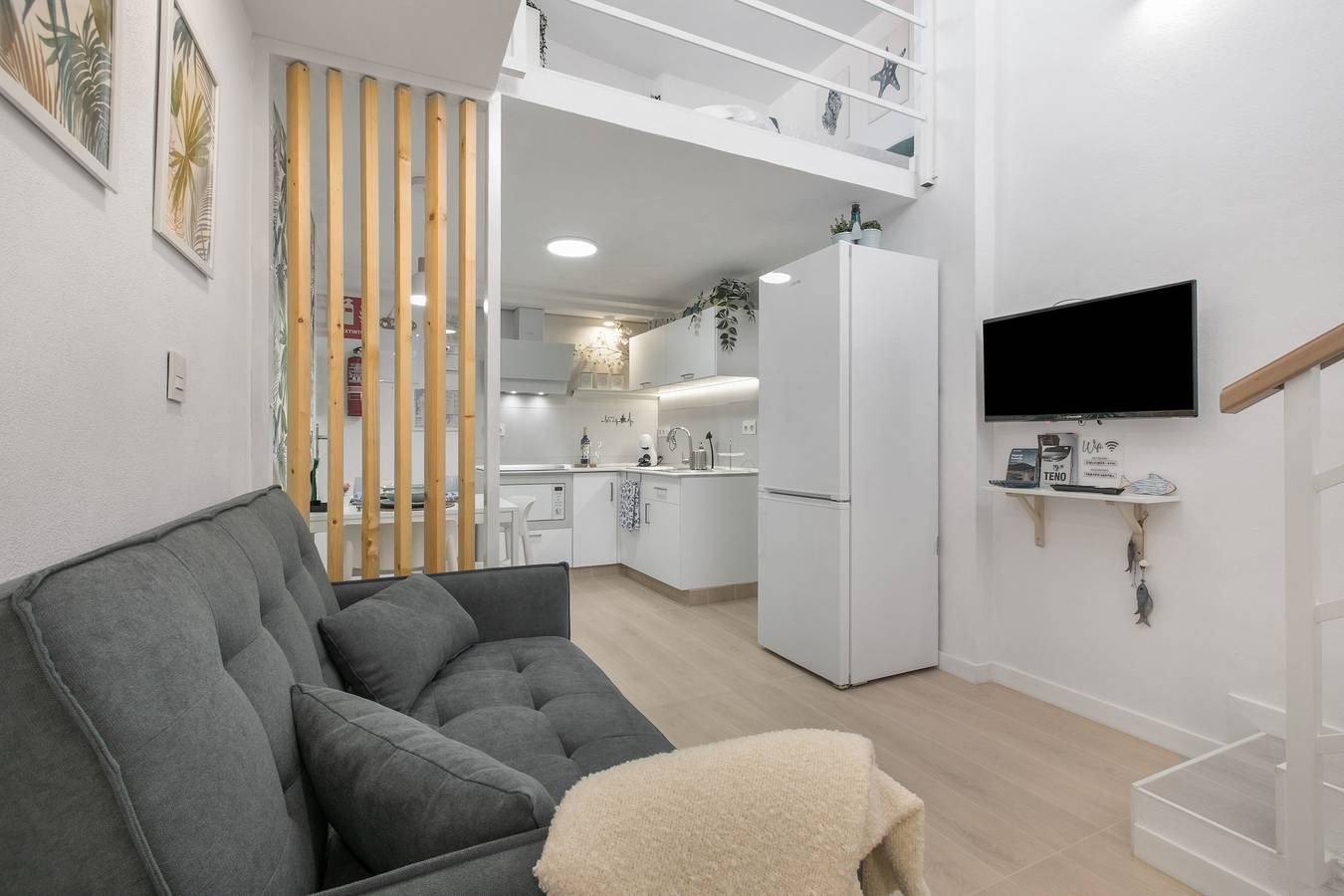 Appartement entier, Vacances à la 'Mini Casa Azul' avec vue sur la mer et Wi-Fi in Punta del Hidalgo, San Cristóbal de La Laguna