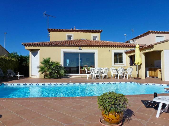 Villa pour 10 personnes, avec terrasse, animaux acceptés en Camargue