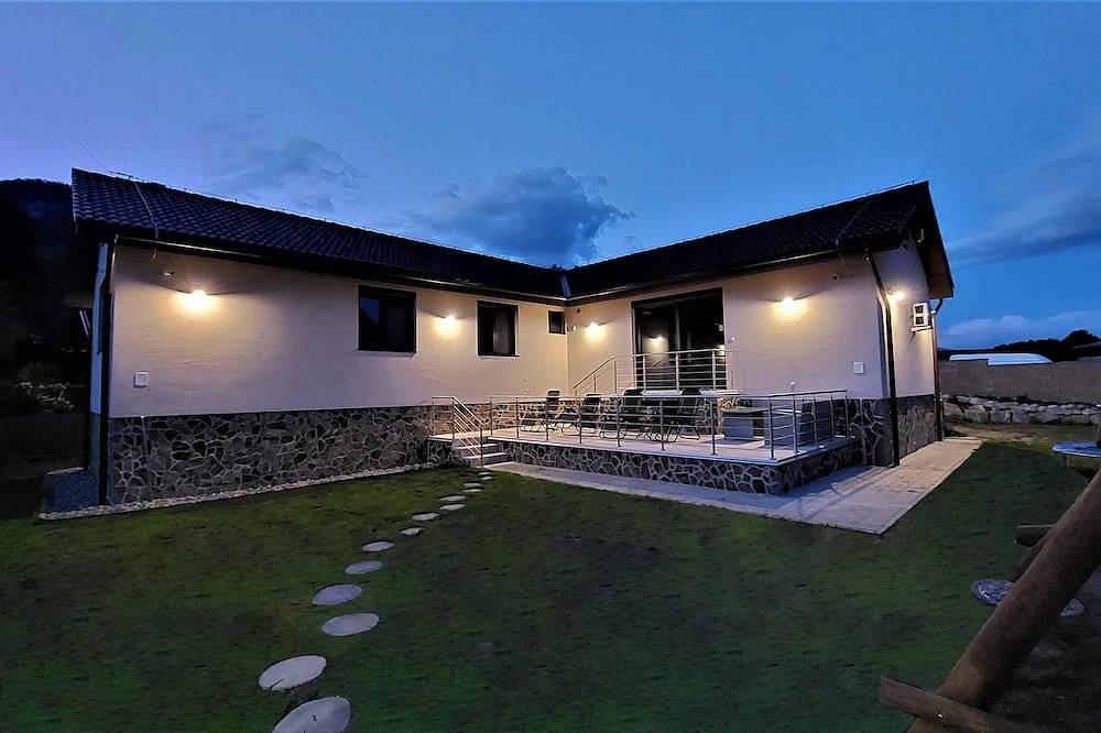 Cozy Villa in Liptov near Jasna, Malino Brdo, Besenova, and Tatralandia Resorts in okres Liptovský Mikuláš