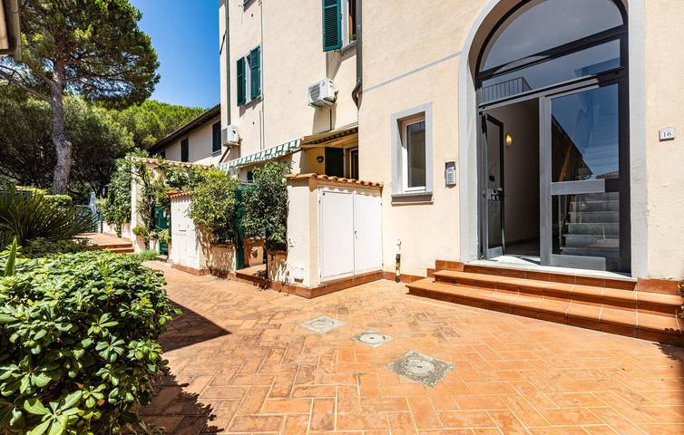 Gîte pour 4 personnes, avec jardin et piscine, adapté aux familles à Livourne - 2