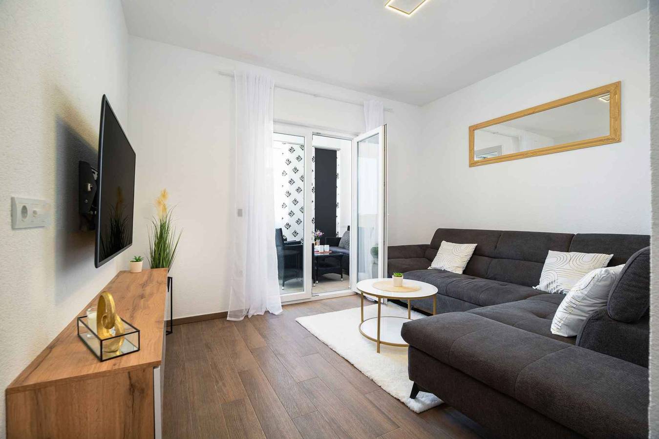 Appartement de vacances entier, Beautiful 2-Bedrooms Apartment in Rogoznica in Rogoznica, Šibenik-Knin