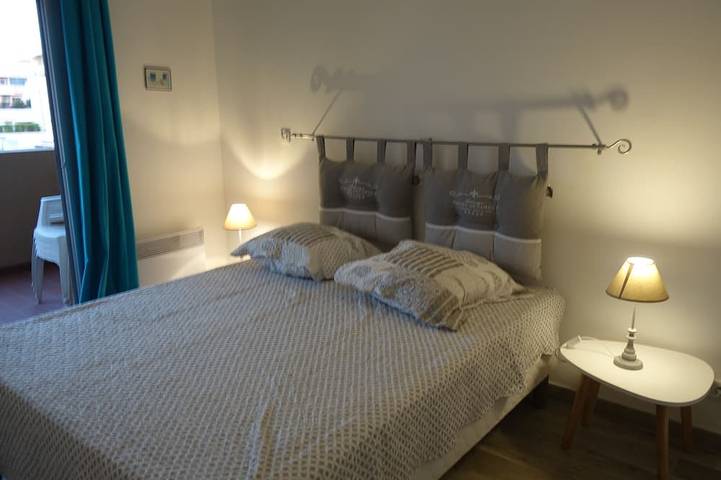 Gîte pour 4 personnes, avec balcon et piscine dans Port de Bormes les Mimosas - 2