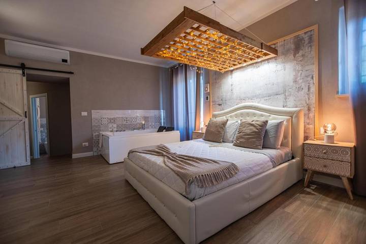 Hôtel pour 4 personnes, avec Balcon et Jacuzzi ainsi que Terrasse et Jardin à Saluzzo