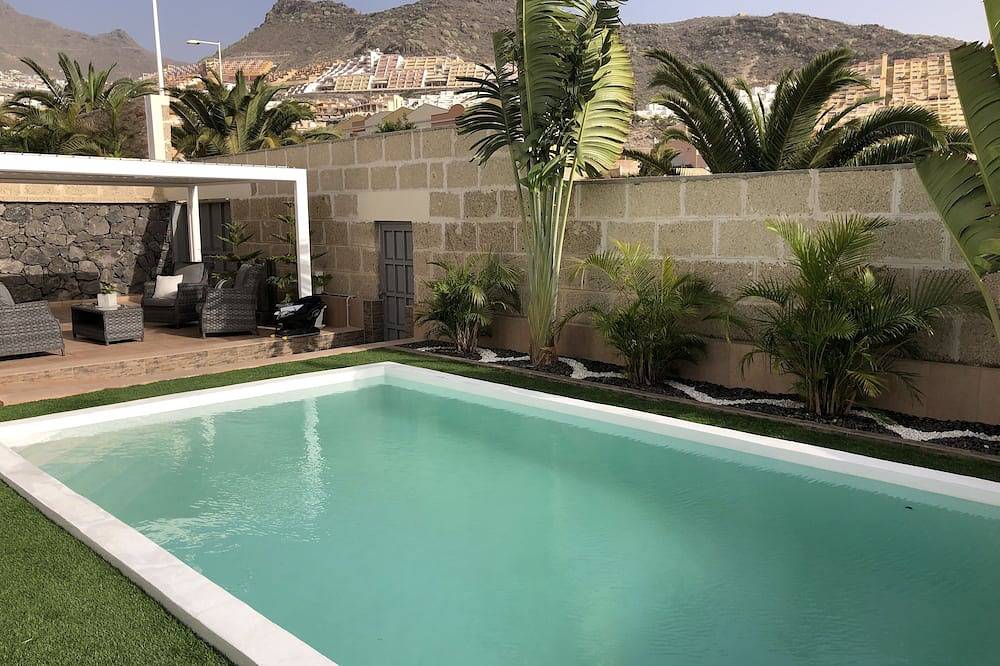 Villa Vanesa · Villa Vanesa. Schwimmbad. Meerblick. Center. Luxus. Privat in Miraverde, Adeje