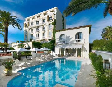 Hôtel pour 3 personnes, avec sauna ainsi que terrasse et piscine dans Office De Tourisme De Juan Les Pins