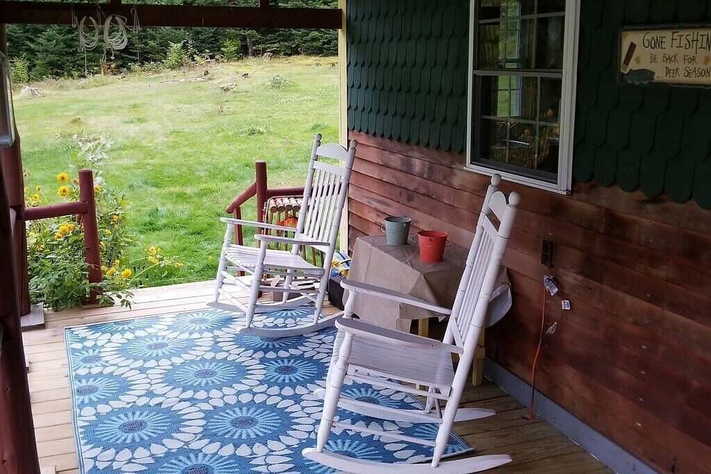 Vacation House for 3 Guests in Carroll, White Mountain National Forest