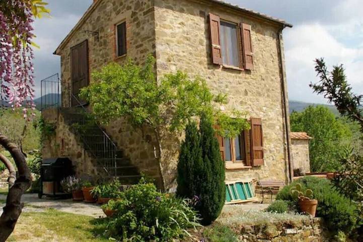Gîte pour 2 personnes, avec Terrasse et Jardin dans Vivo d'Orcia