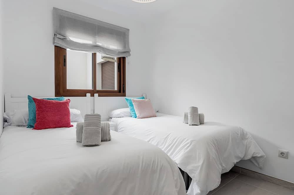 Entire apartment, 2 Bed Apartment in Benahavis in Val de Guadalmina, Benahavís