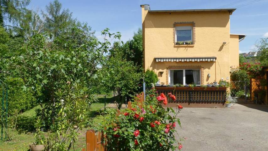 Ferienwohnung für 2 Personen, mit Balkon und Terrasse sowie Ausblick