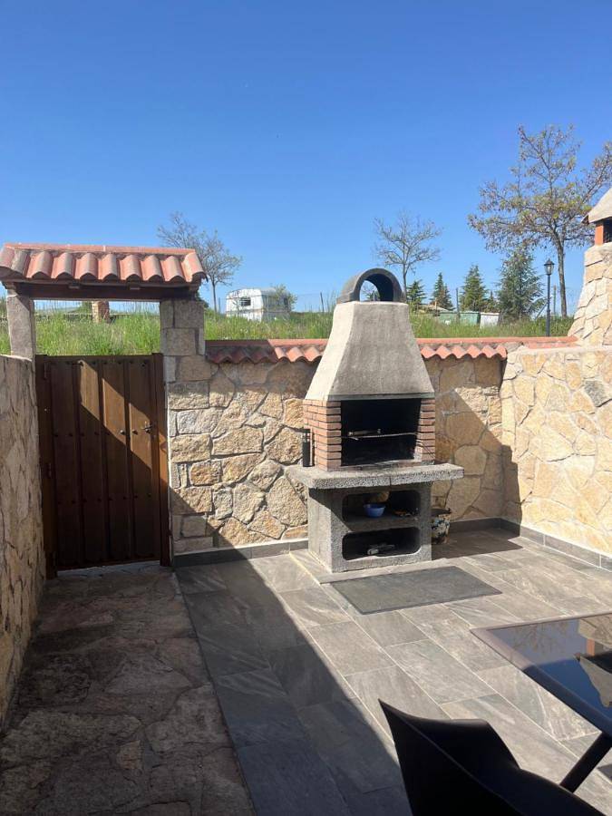 Casa rural para 4 personas, con Terraza además de Jardín y Vistas en Navacepedilla de Corneja - 2