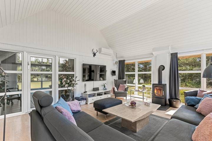 Familienfreundliches Ferienhaus mit Pool, Sauna und Spa in Blåvand in Blavand, Varde