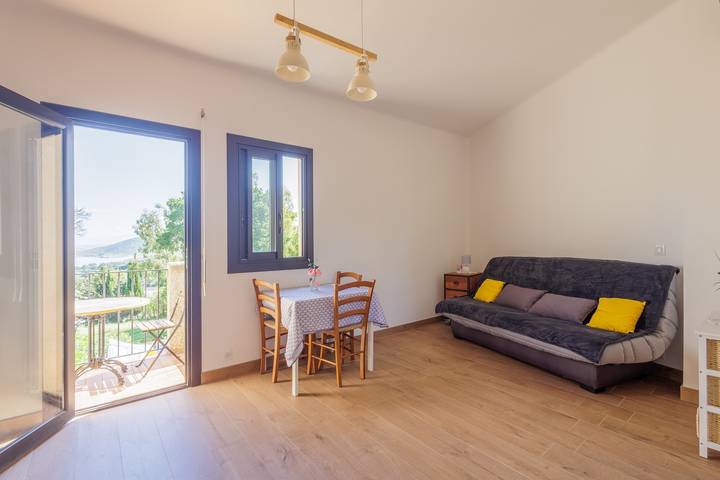 Gîte pour 4 personnes, avec Balcon à Corbara - 2