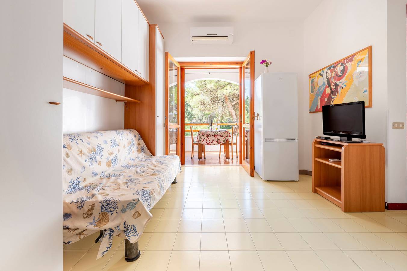 Apartamento entero, Apartamento 'La Casa De Bebe' con piscina compartida, Wi-Fi y aire acondicionado in Vernole, Provincia de Lecce