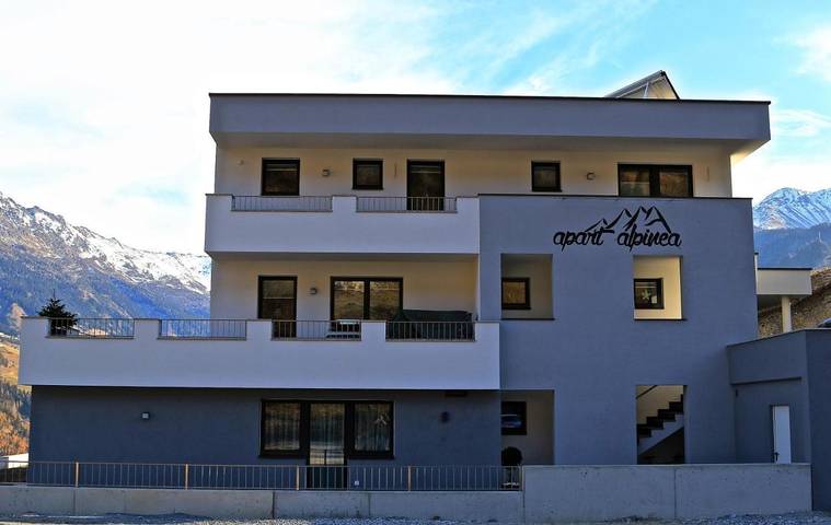 Ferienwohnung für 6 Personen, mit Terrasse und Garten sowie Sauna und Ausblick in Ladis