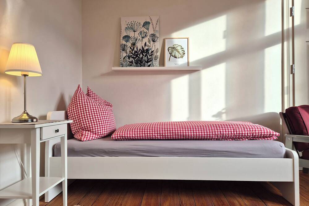 Ganze Wohnung, Bahnhof-Grombach \"Freunde Wg\" - wonderful holiday apartment, up to 8 people in Bad Rappenau, Kraichgau