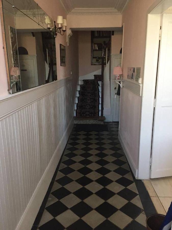 Double Room with Private Bathroom in Condom, Gers