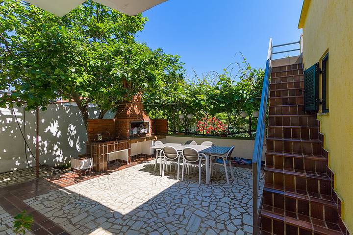 Ganze Wohnung, Ferienwohnung für 3 Personen mit Terrasse in Premantura, Südküste Istrien