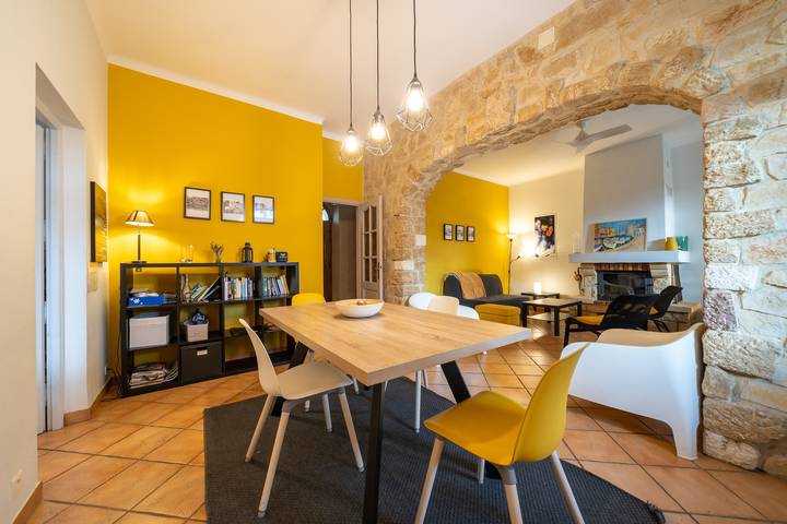 Location de vacances pour 9 personnes, avec jardin ainsi que piscine et terrasse à Avignon - 2