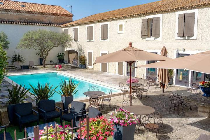 Hotel para 2 personas, con jardín y piscina, Se admiten mascotas - 1