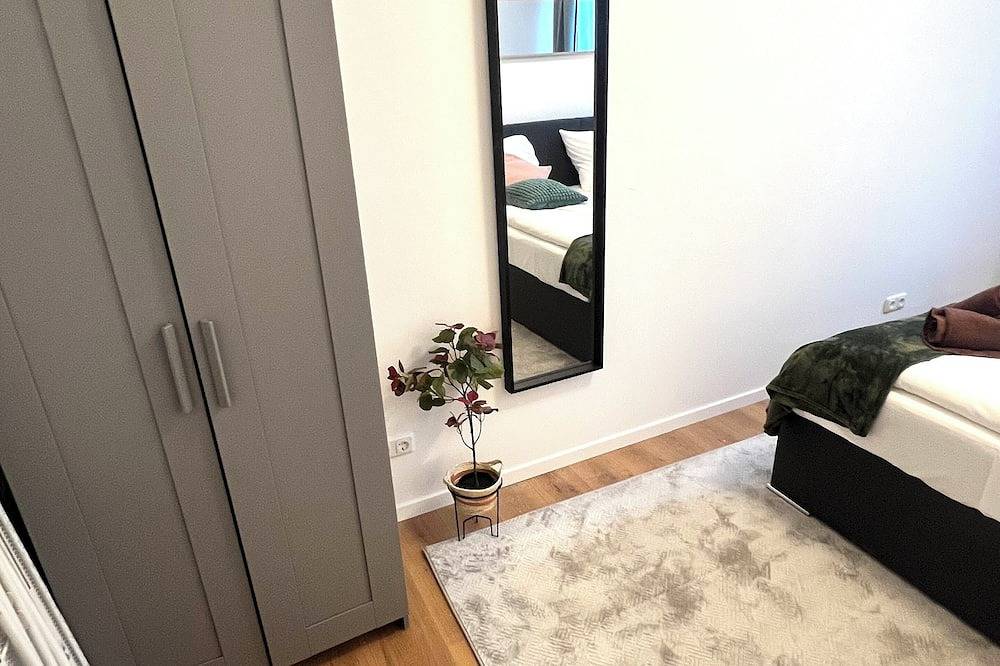 Ganze Wohnung, Moderne Neue 120m2 Wohnung City Center Kadewe /Zoo in Charlottenburg Berlin, Berlin