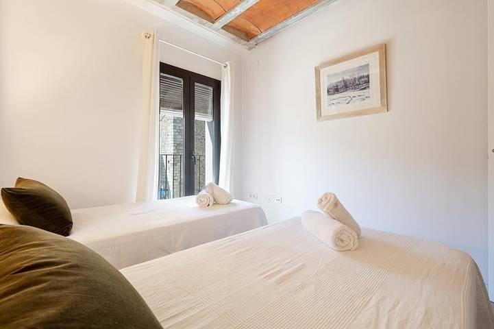 Apartamento entero, Apartamento con vistas a la Muralla a 30min Port Aventura in Mont Blanc (Tarragona), Provincia de Tarragona