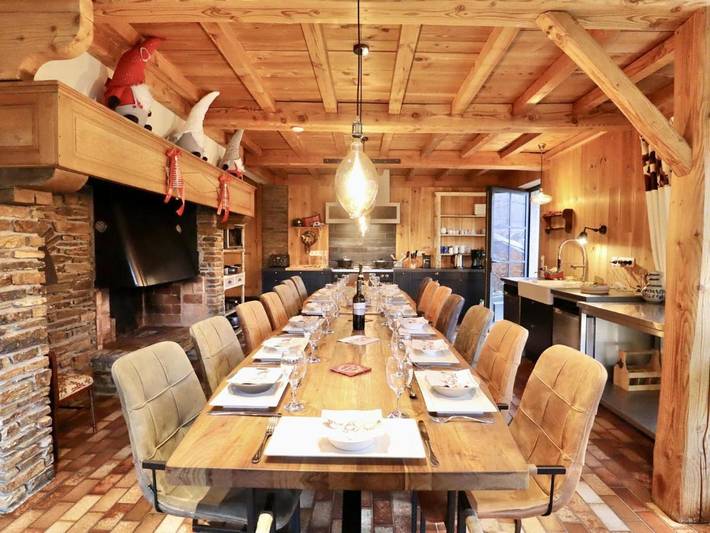 Location de vacances pour 15 personnes, avec sauna ainsi que jardin et terrasse dans Membre