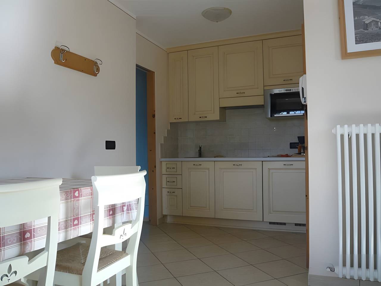 Ολόκληρο το διαμέρισμα, Apartment '2' with Mountain View, Shared Garden and Wi-Fi in Livigno (Town), Livigno