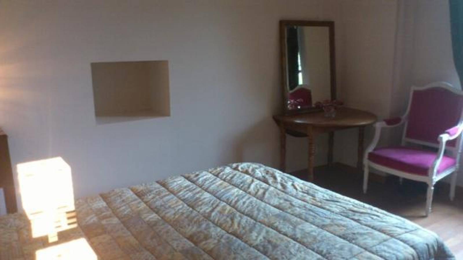 Entire apartment, Spacious apartment with mountain views in Espalion in Espalion, Massif Central