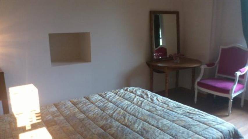 Gîte pour 10 personnes, avec jardin à Espalion - 4