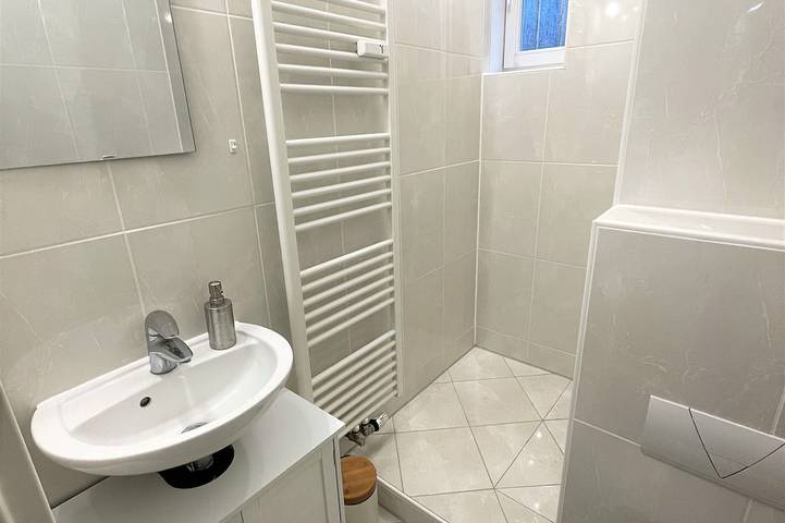 Apartamento entero, ☆ Historic gatehouse apartment | kitchen | 75m2 in Wiesbaden, Hesse del Sur